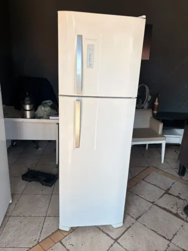Geladeira Electrolux frost Free 380 litros ((ENTREGO GRATIS))