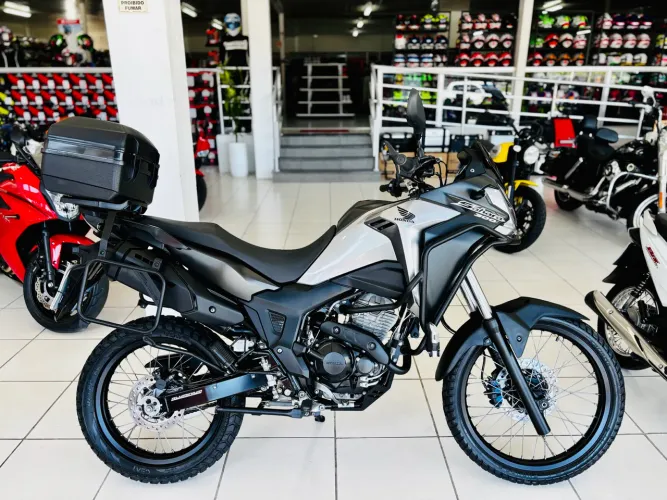 Honda XRE 300 SAHARA 2025 - Femoto