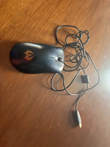 Vendo Mouse ZOWIE EC1-B ou EC2-B, modelo CS:GO Edition.