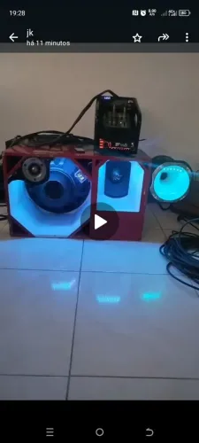 Caixa de som automotivo