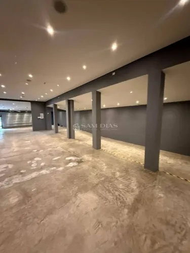 SALÃO / CASA COMERCIAL AMPLA PARA LOCAÇÃO NO ITAQUERA