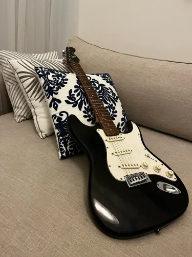 Guitarra Elétrica Eagle Stratocaster Preta - Ótimo Estado