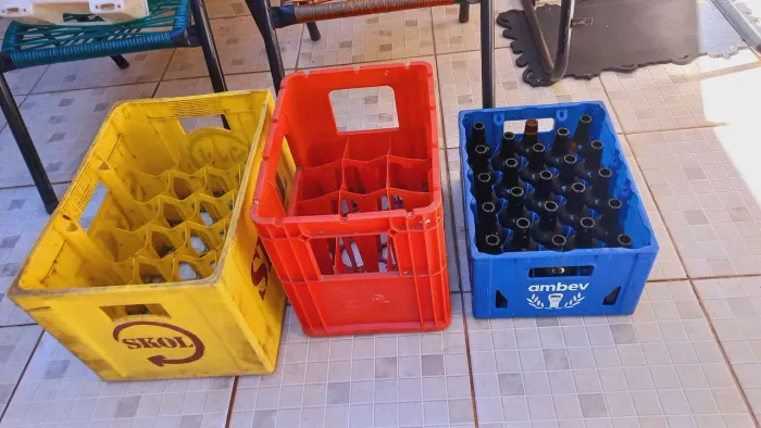 Caixa plastica para garrafas