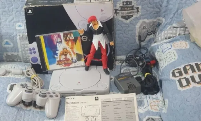 PS1 PSONE COM CAIXA DOCUMENTO CONTROLE ORIGINAL DES. FUNCIONA LASER IMAGEM EXCELENTE