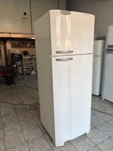 GELADEIRA DUPLEX ELETROLUX SEMI NOVA 460 LITROS