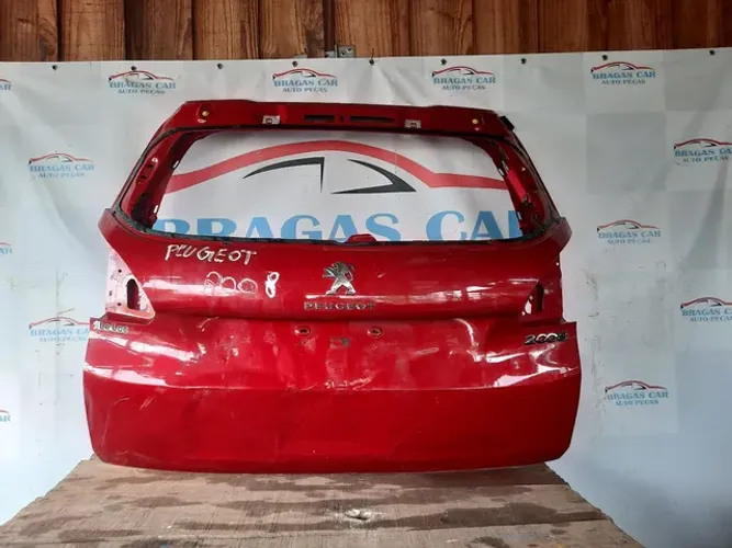 Tampa traseiro do Peugeot 2008