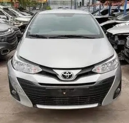 Sucata toyota Yaris.