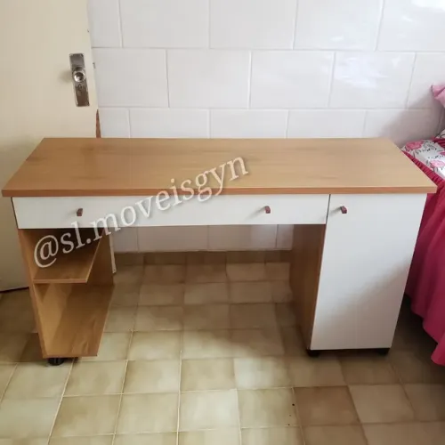 Escrivaninha Vitória com rodinhas