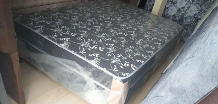 Cama molas ensacadas