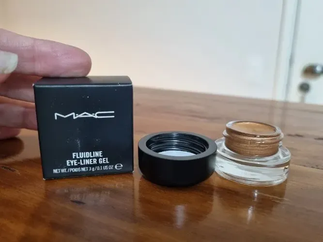MAC fluidline eye-liner gel NOVO