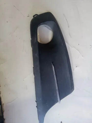 Moldura farol auxiliar gol g6 direita