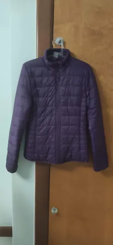 Jaqueta puffer uva