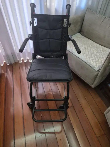 Cadeira de Rodas Dobrável para Mobilidade