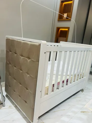 Berço de luxo nunca usado completo 