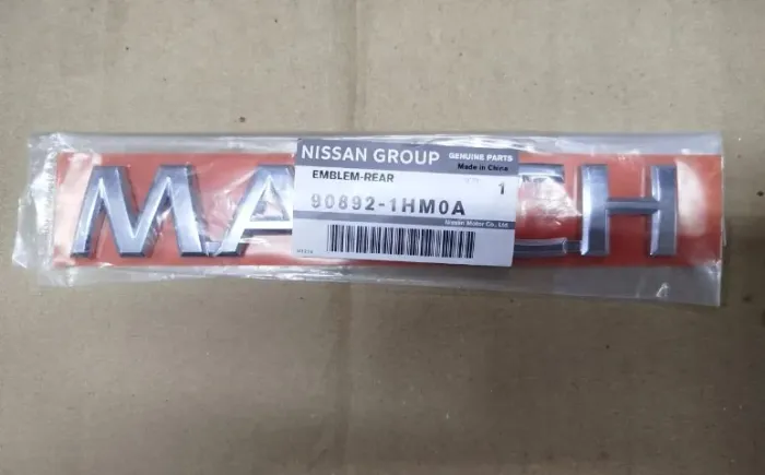 Emblema Traseiro Nissan March 