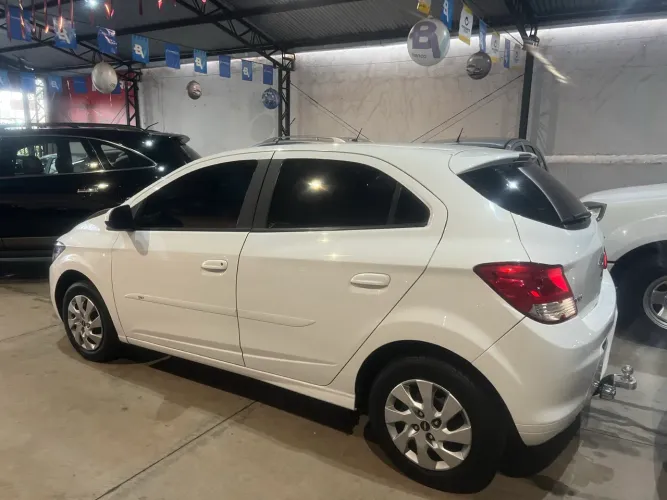 Onix Lt 1.0 2015 Completo