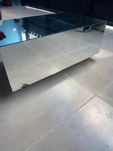 Centro de sala espelhado