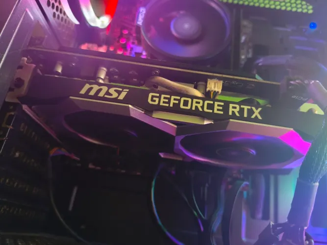 Vendo RTX 2060 6GB em excelente estado!