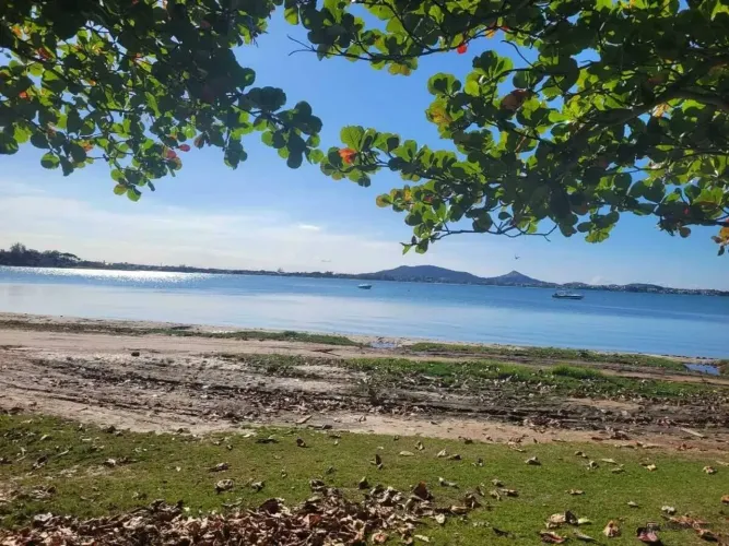 Lote à venda,467 m2 Balneário São Pedro - São Pedro da Aldeia/RJ-R$150.000,00