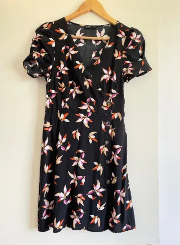 Vestido Floral preto Tam P da Billie