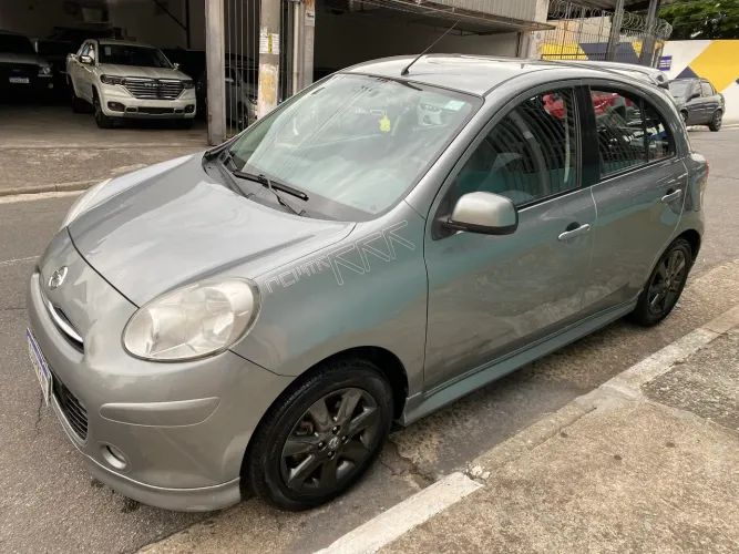 Nissan March SR 1.6 16V Flex Fuel 5P 2014