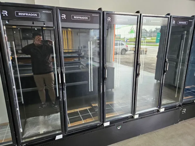 refrigerador mulituso 5 portas para conveniências 0 a 7 graus 