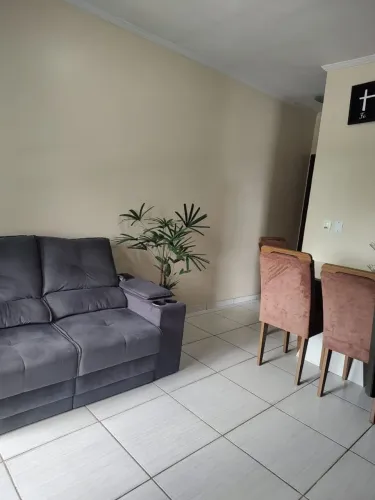 Aluga-se Apartamento de Três Quartos Mobiliado 