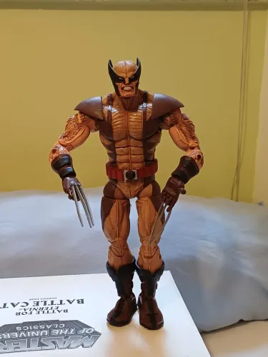 Boneco volverine de colecionador