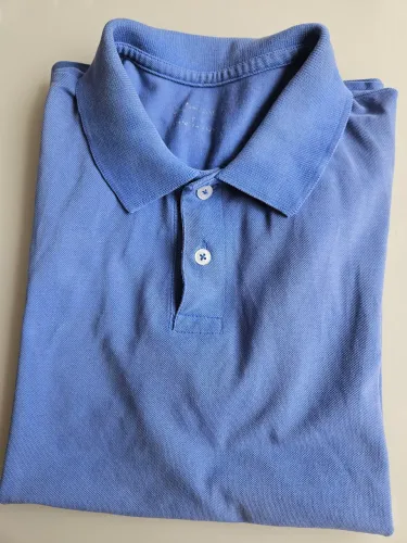 Camisa polo azul claro