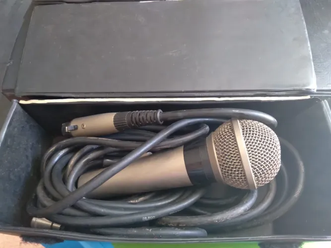 Microfone com fio profissional  LE SON