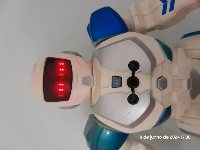 Robô Brinquedo Interativo