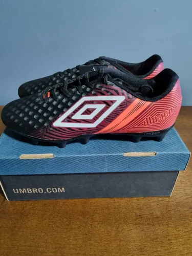 Chuteira Campo Umbro Illusion - Número 37 - Nova