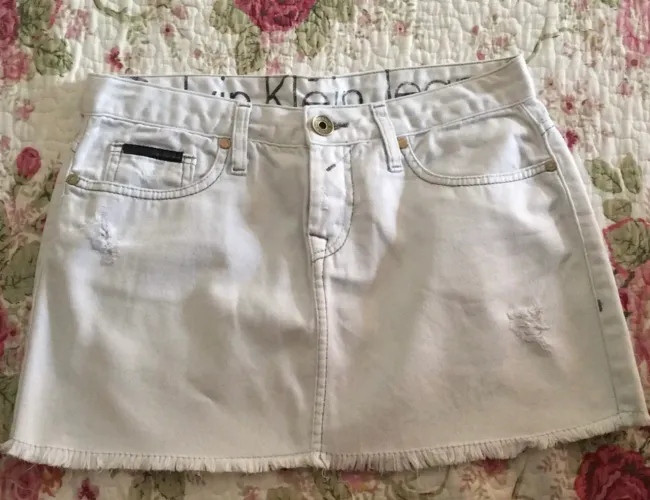 Saia Branca Calvin Klein