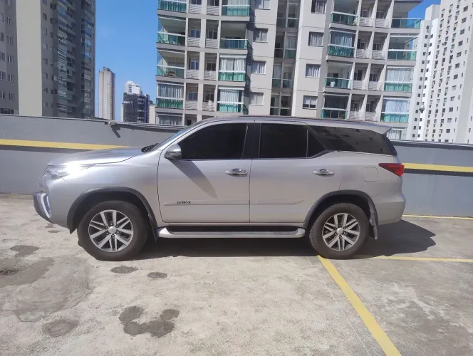 Toyota Hilux SW4 SRX 4X4 2.8 TDI 16V Dies. Aut. 2020