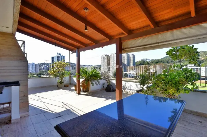 Apartamento Cobertura de 1 quarto no bairro Partenon em Porto Alegre