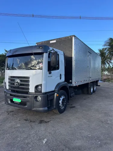 Volkswagen 24-280 Constellation