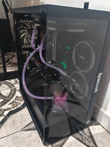 Gabinete Gamer Redragon Reflect mais tower 601B- seminovo