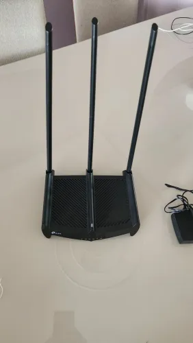 Roteador TP-Link com 3 antenas