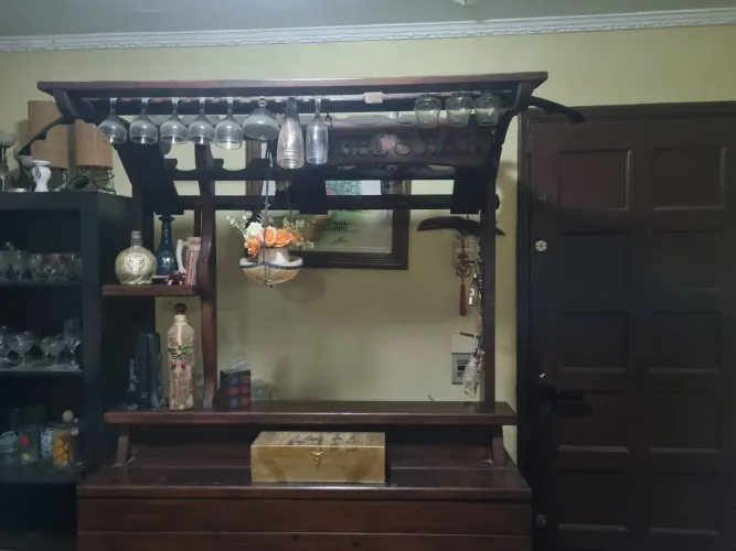 Armário de Bar em Madeira maciça - Estilo Rústico