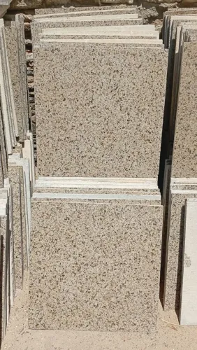 Vendo placas de Granito 46x46, há $ $200 metro, tenho 230 placas  com o total de 47,3