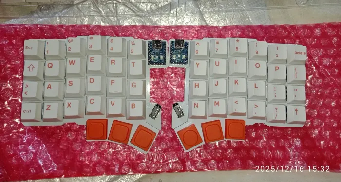 Teclado Mecânico Split Silakka54