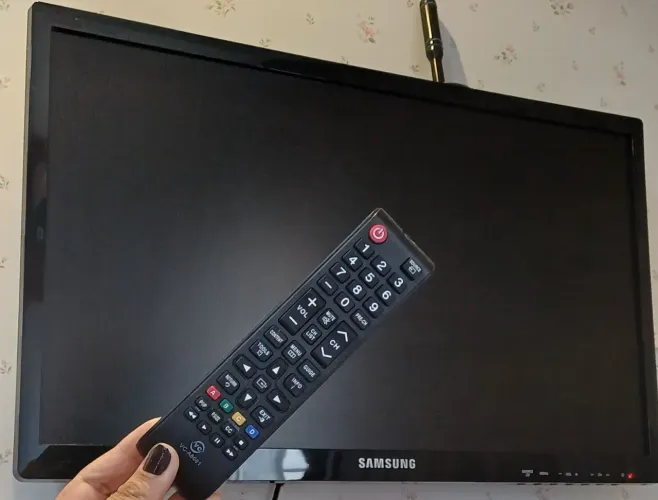 TV/MONITOR 24 FULL HD - MODELO T22C310LB