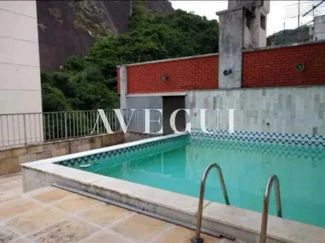 Cobertura em Copacabana, 240m², 3 quartos, suíte master e uma área externa com piscina e c