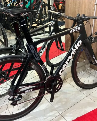 Bicicleta seminova road Cerve?lo S5 impeca?vel