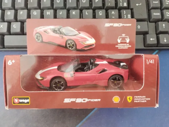 Miniatura Ferrari SF90 Spider Shell Racing Legends Controle Remoto Bluetooth