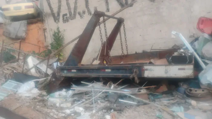 Vendo  ou troco poliguindaste libras pe mecanicp