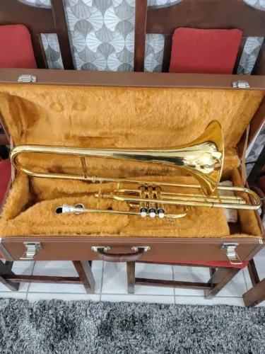 Trombone Curto Weril F610 excelente conservação e afinação com estojo e 2 bocais