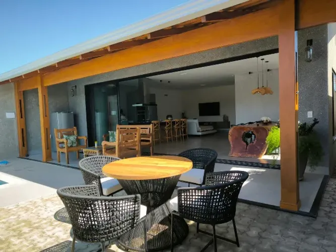 Casa com piscina para temporada (diária e/ou pacote)