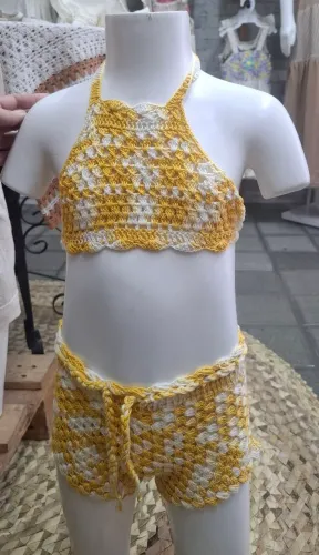 Roupas em crochê para criança