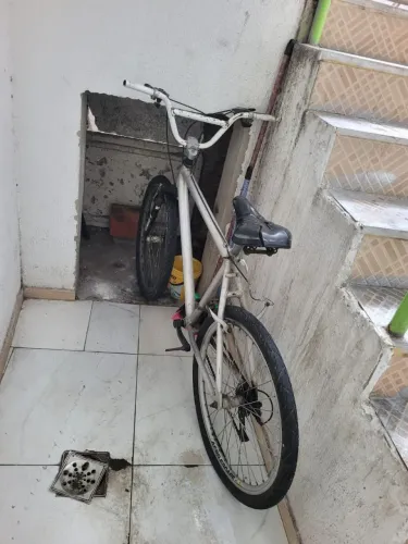 Bicicleta aro 26 alumínio.